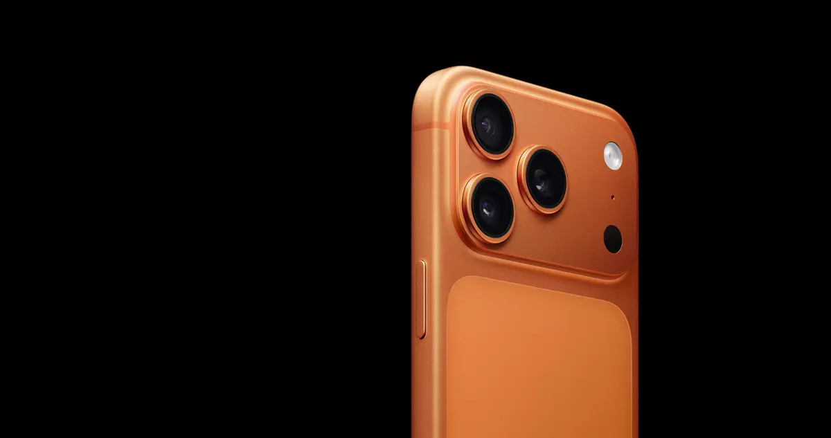 iPhone 17 Pro Max — Cosmic Orange